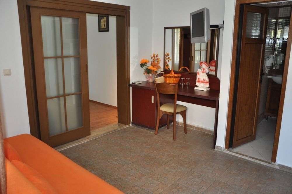 Longhouse Inn Hotel Dalyan Exterior photo